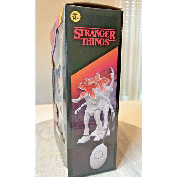 Stranger Things "Demogorgon" Remote Control Toy Figure w/ LED Light Up Mouth NEW - Picture 3 of 6